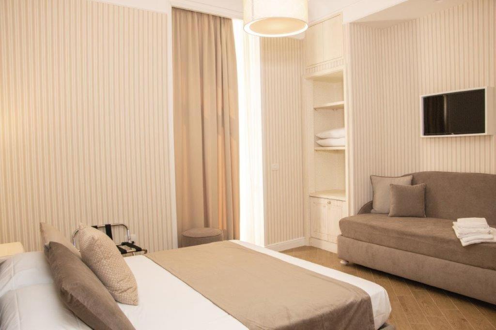 Florita Napoli Hotel Luaran gambar