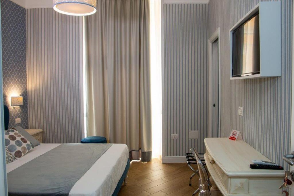 Florita Napoli Hotel Luaran gambar