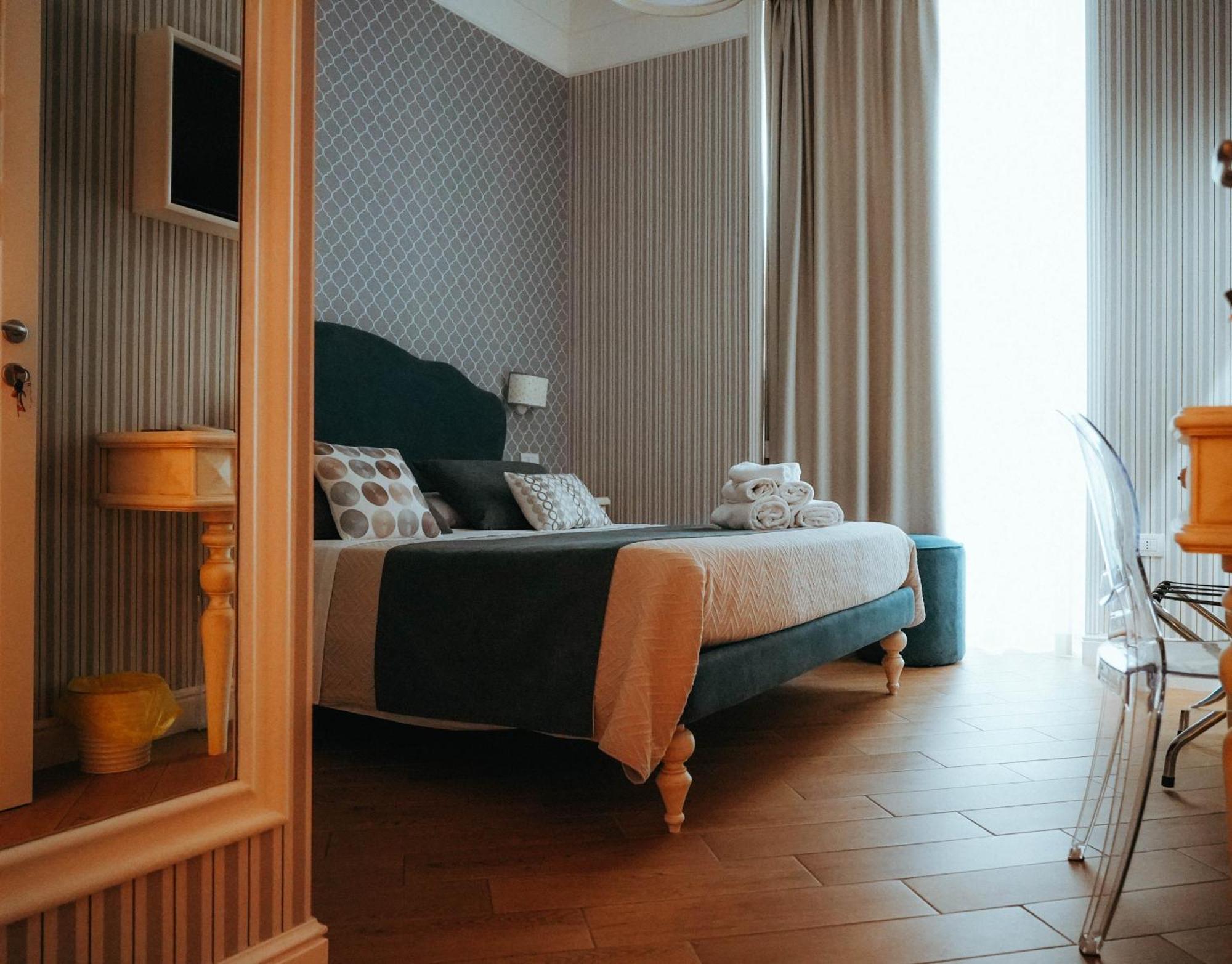 Florita Napoli Hotel Luaran gambar