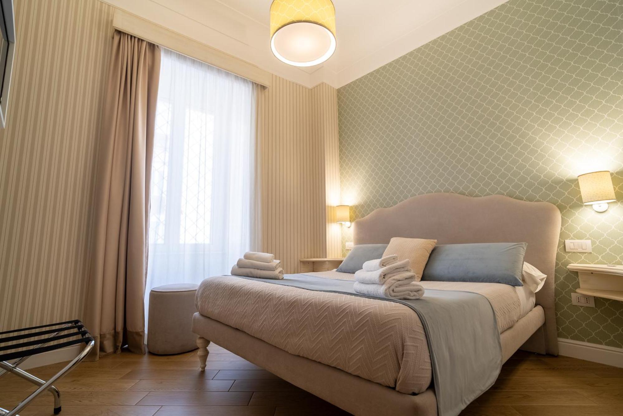 Florita Napoli Hotel Luaran gambar