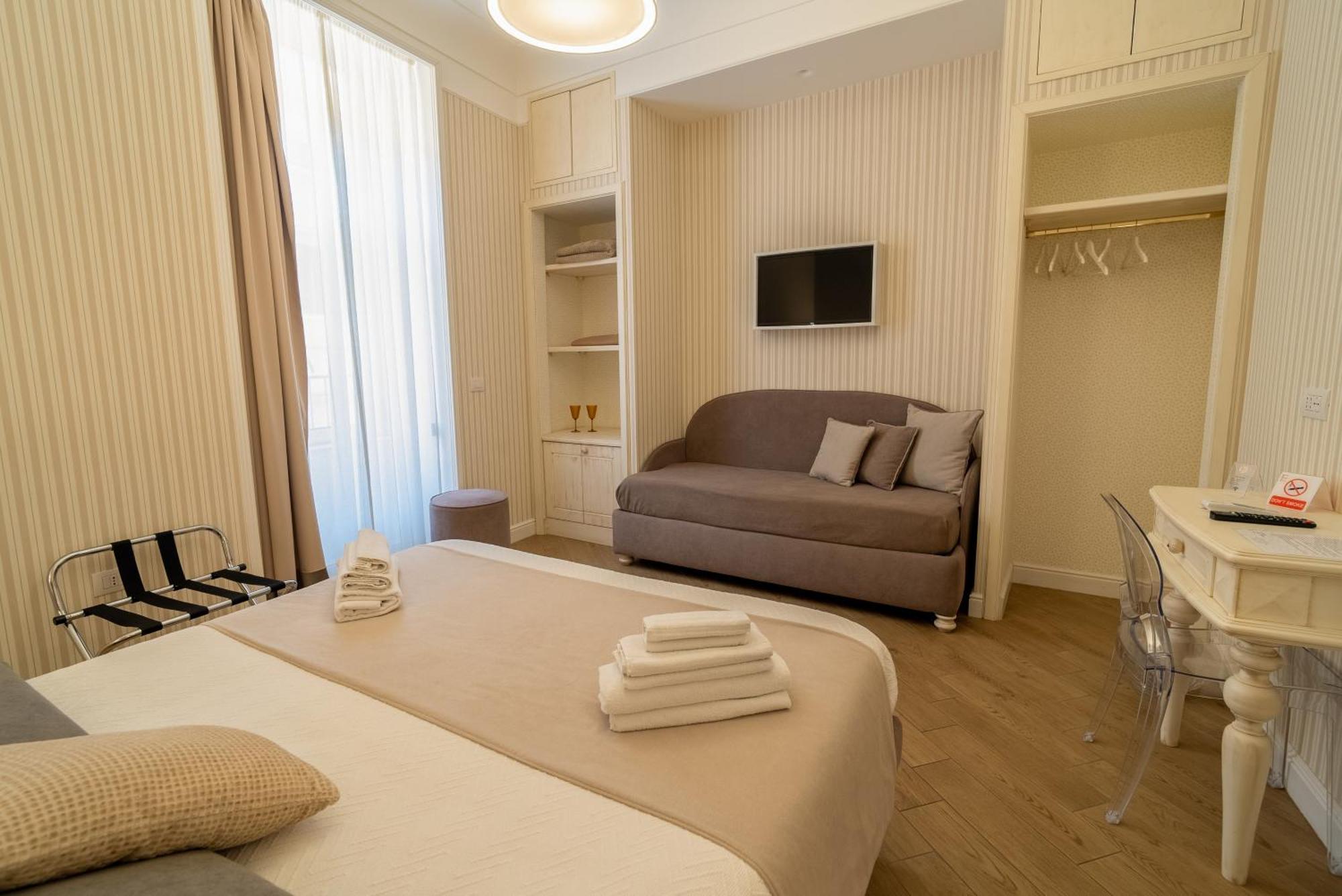 Florita Napoli Hotel Luaran gambar