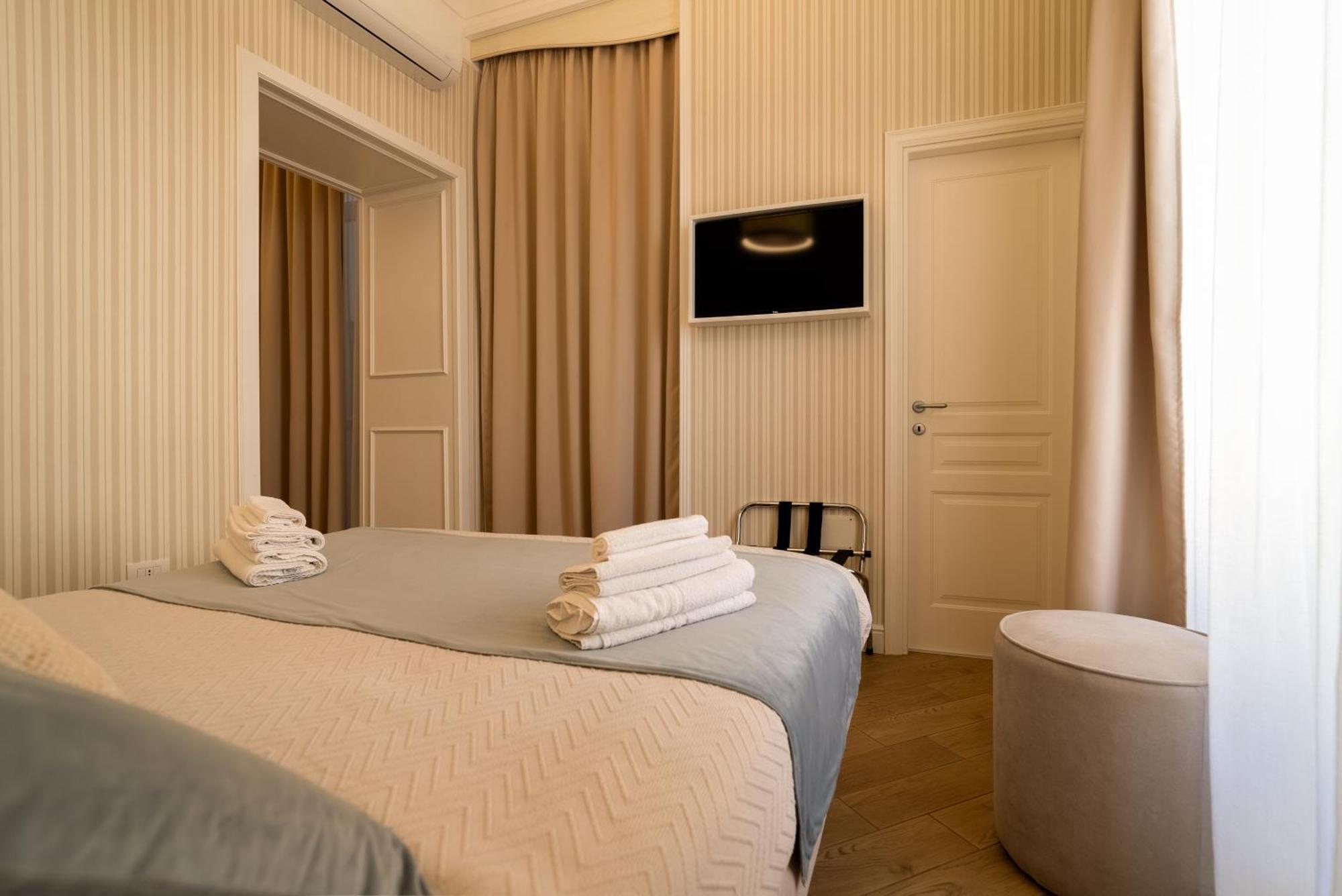 Florita Napoli Hotel Luaran gambar